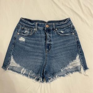 American Eagle Distressed High Rise Mom Shorts Size 4